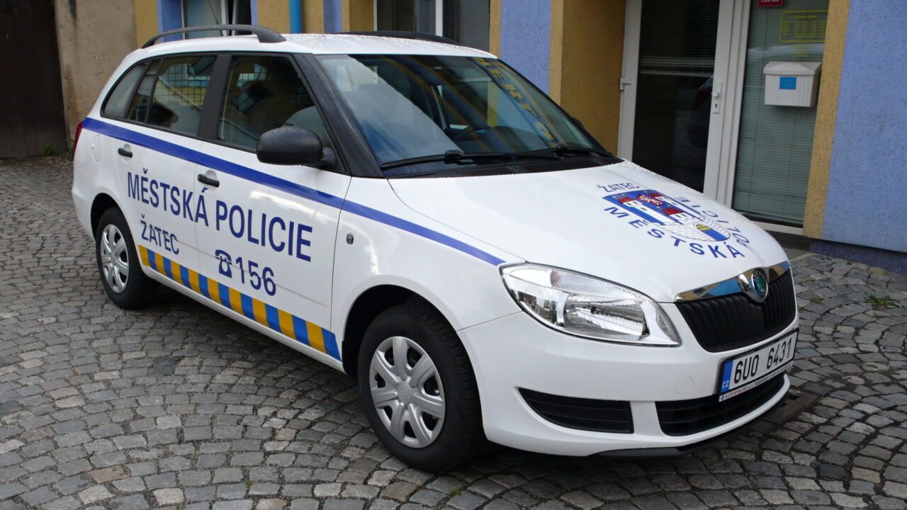 Polep automobilu Městské policie