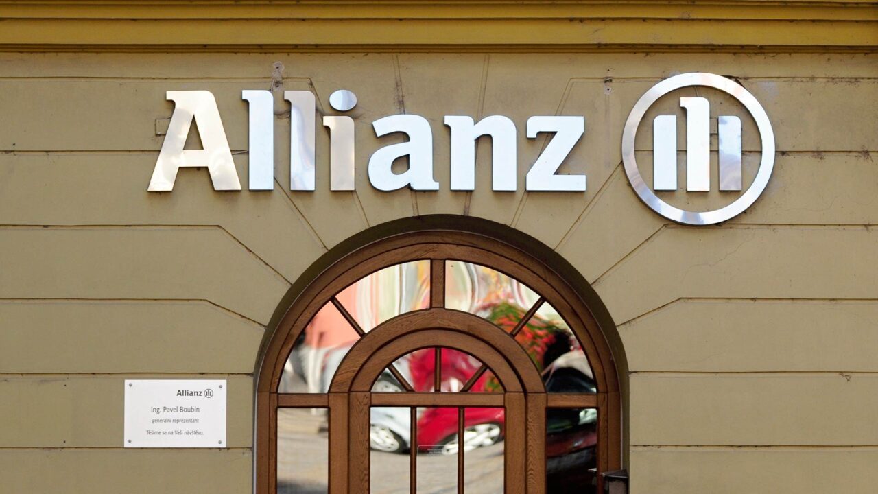 Nápis Allianz